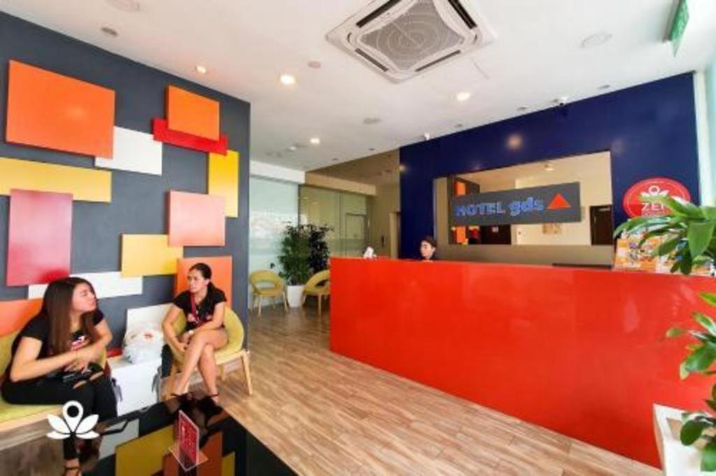 Capital O 90574 Hotel Glo Куала Лумпур Екстериор снимка