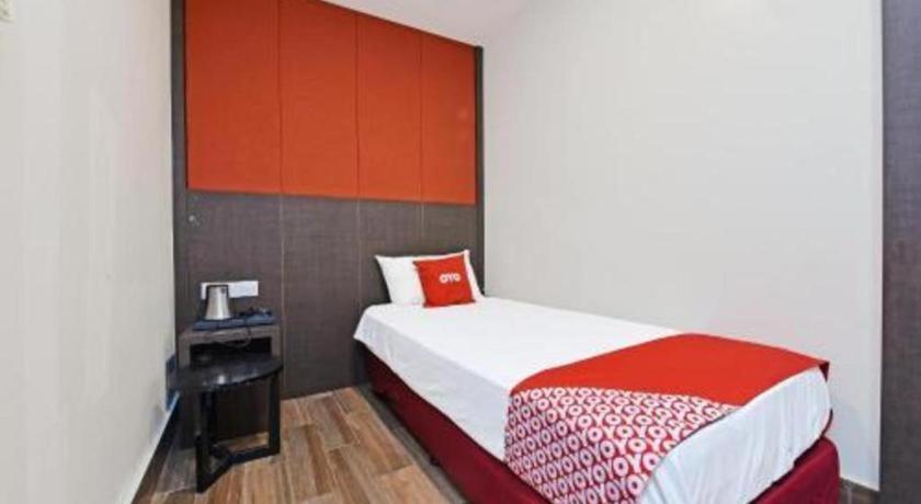 Capital O 90574 Hotel Glo Куала Лумпур Екстериор снимка