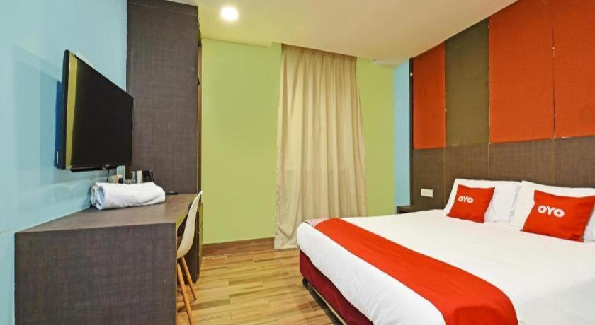 Capital O 90574 Hotel Glo Куала Лумпур Екстериор снимка